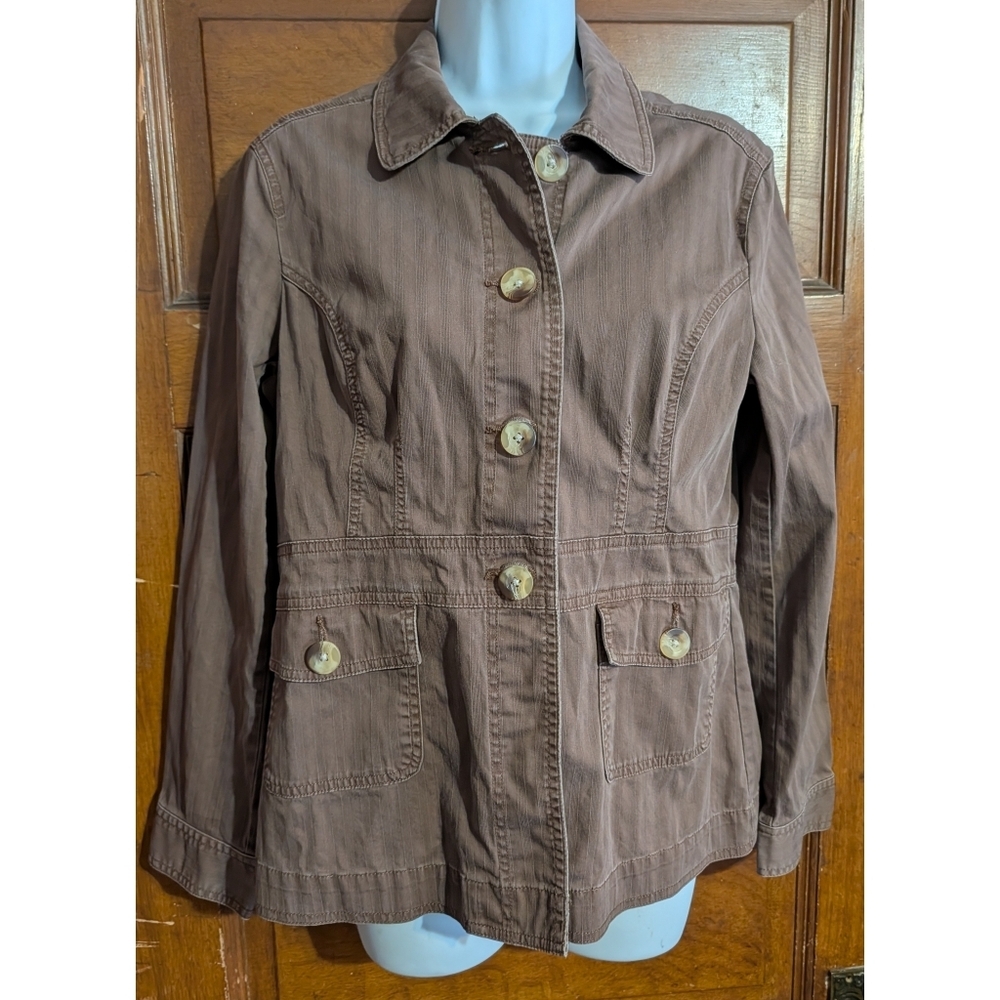 Bass Lightweight Buttoned Jacket - Picture 2 of 7